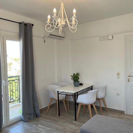 Filia Suite-Apartment Agia Anna  Buitenkant foto