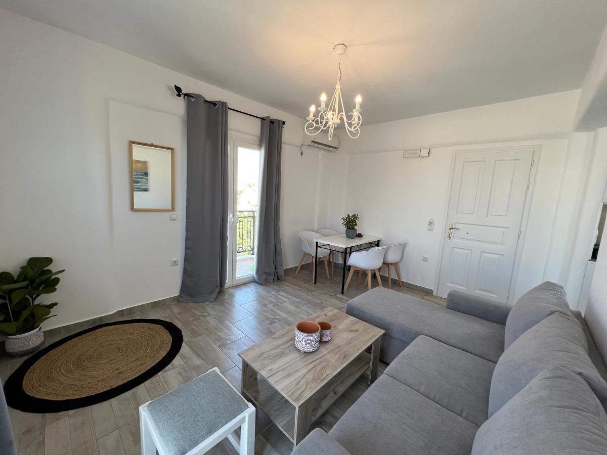 Filia Suite-Apartment Agia Anna  Buitenkant foto